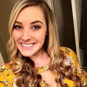 Meet your Posher, Nicole